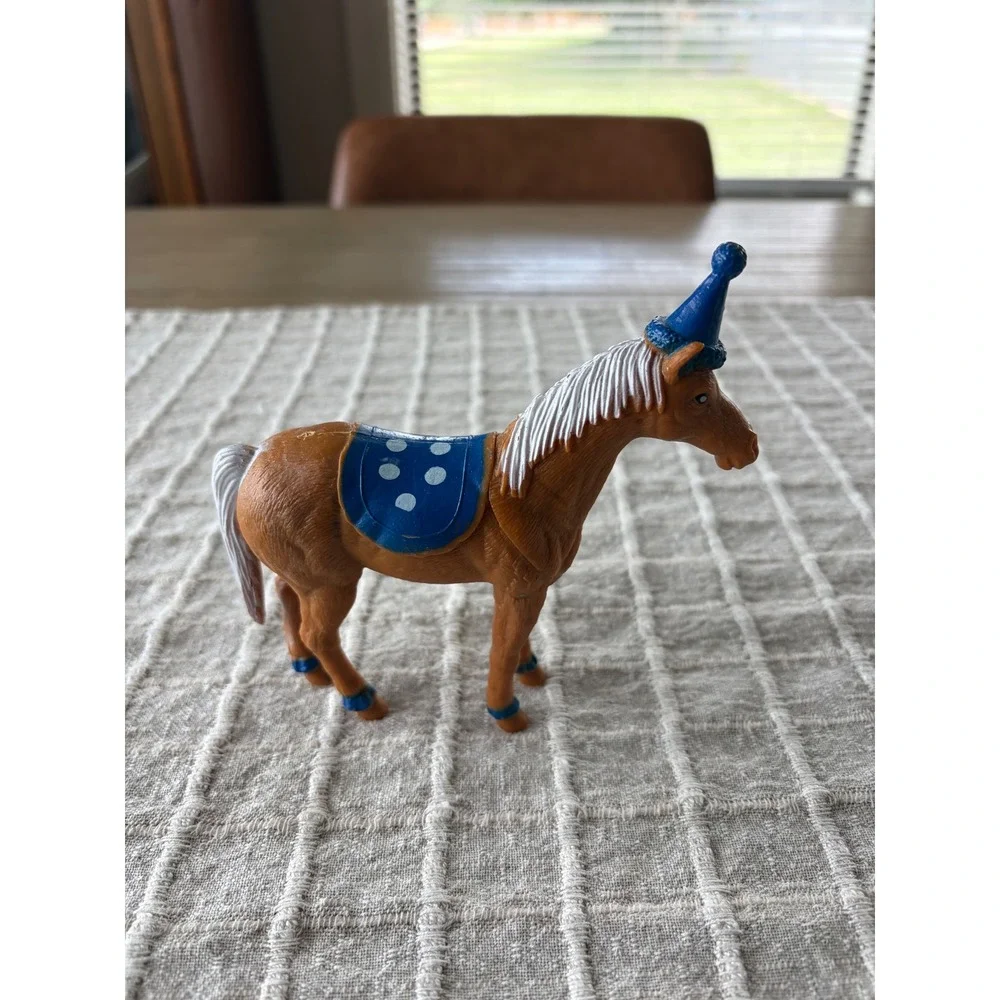 Party animal horse cake topper Ankyo brand